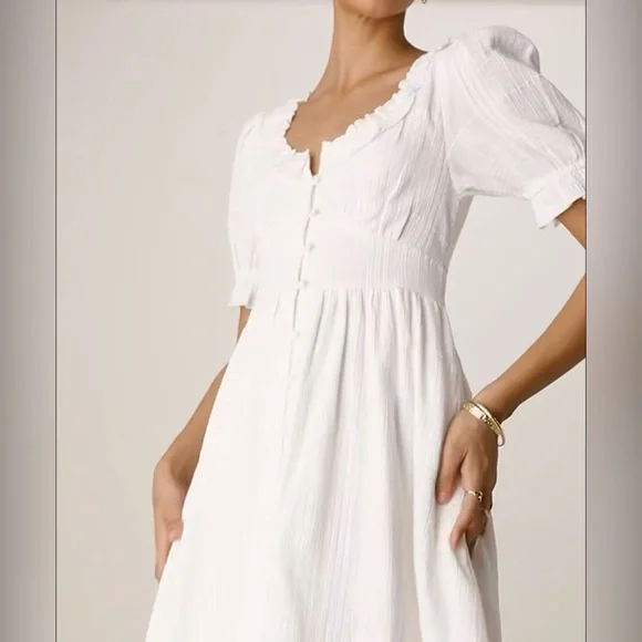 Nobody's Child Flossie ruffle detail midaxi dress in white - Picture 7 of 10